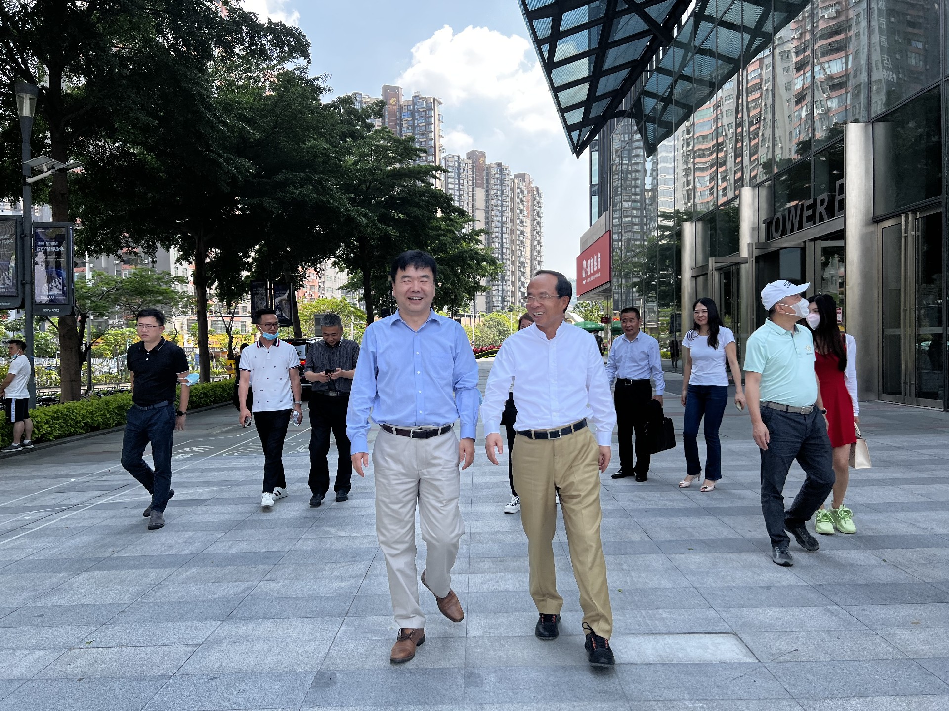 南开校友会周达会长一行莅临光子晶体科技参观交流