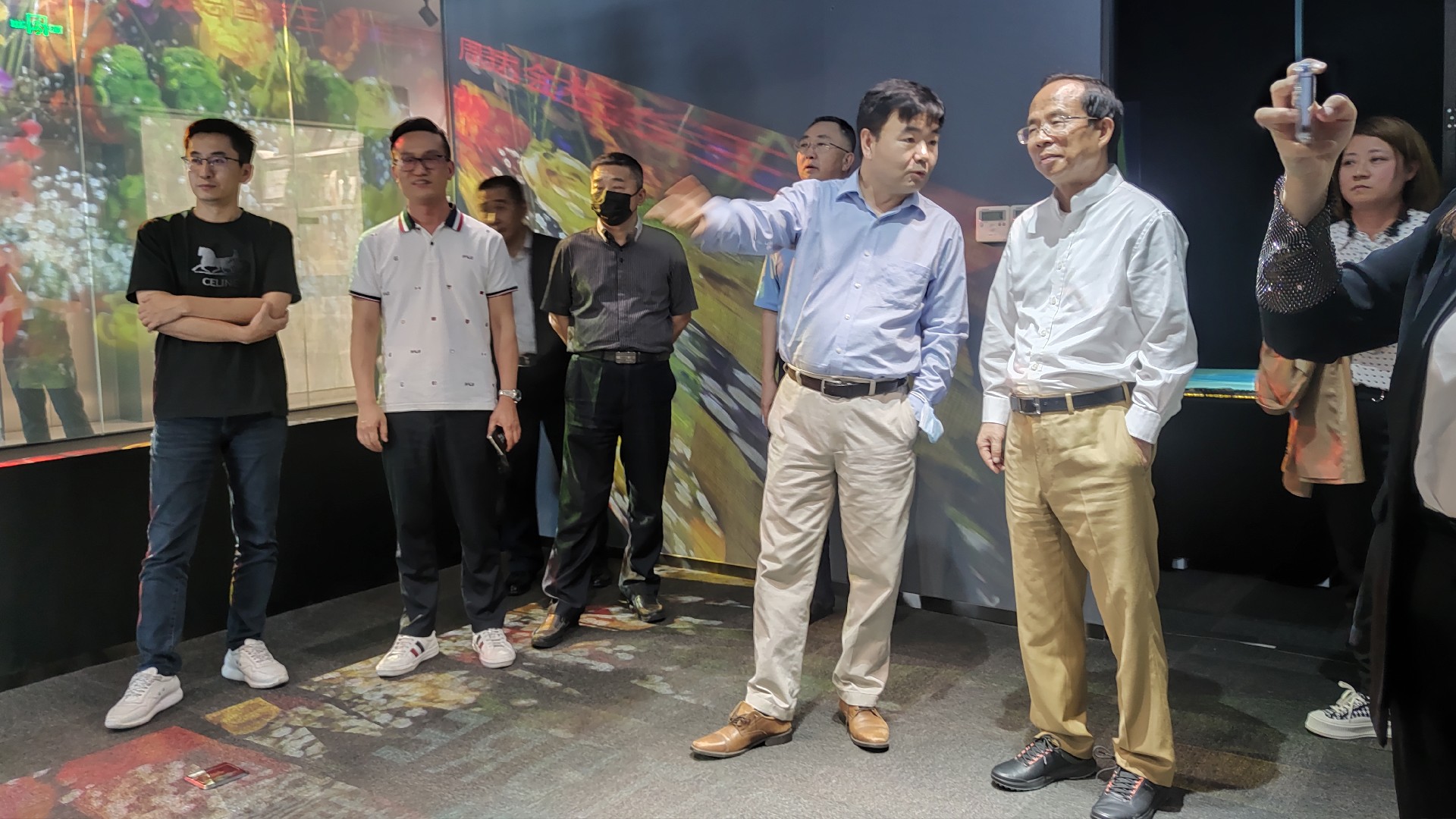 南开校友会周达会长一行莅临光子晶体科技参观交流