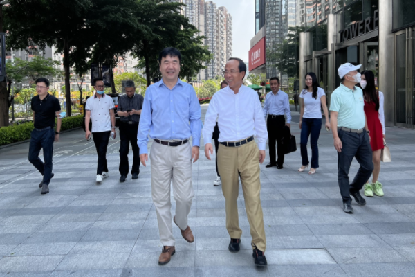 南开校友会周达会长一行莅临光子晶体科技参观交流