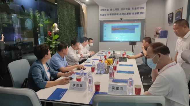 福建莆田市人大常委会苏永革主任一行莅临光子晶体科技参观交流