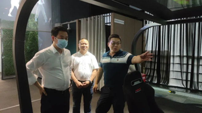 福建莆田市人大常委会苏永革主任一行莅临光子晶体科技参观交流