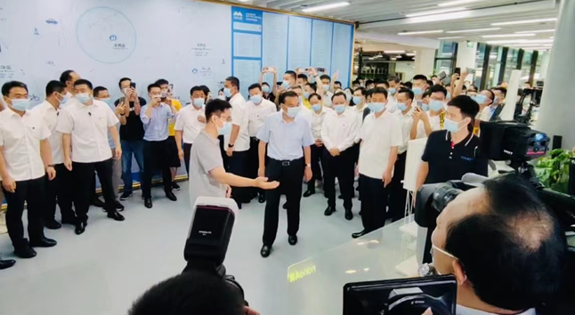 克强总理在光子晶体科技的分分秒秒