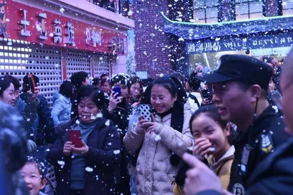 刷爆朋友圈的4D沉浸式特效天幕投影案例赏析